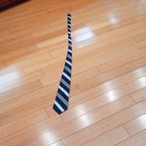 Tie. White grey black